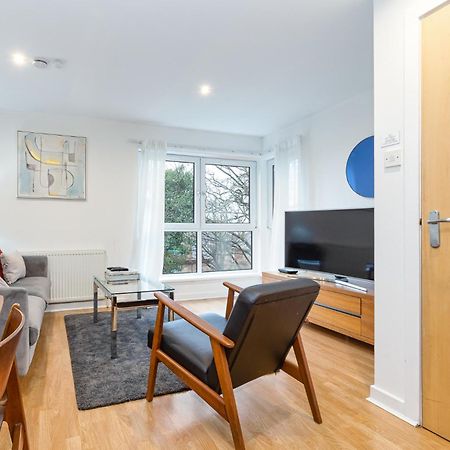 Modern 2 Bed Broompark/Central Apt. With Parking Glasgow Luaran gambar